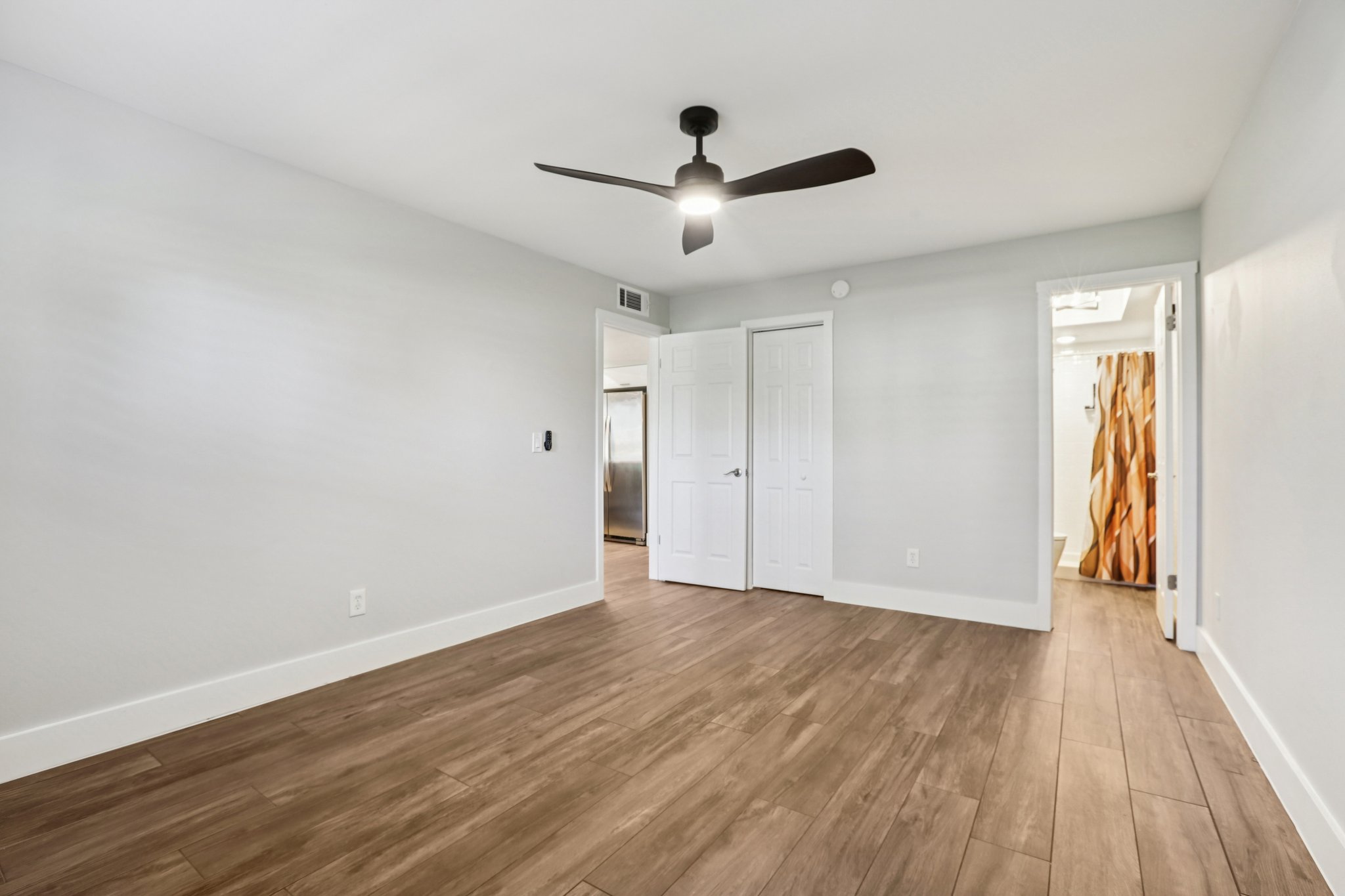 1st St NE 143-S1212-036.jpg