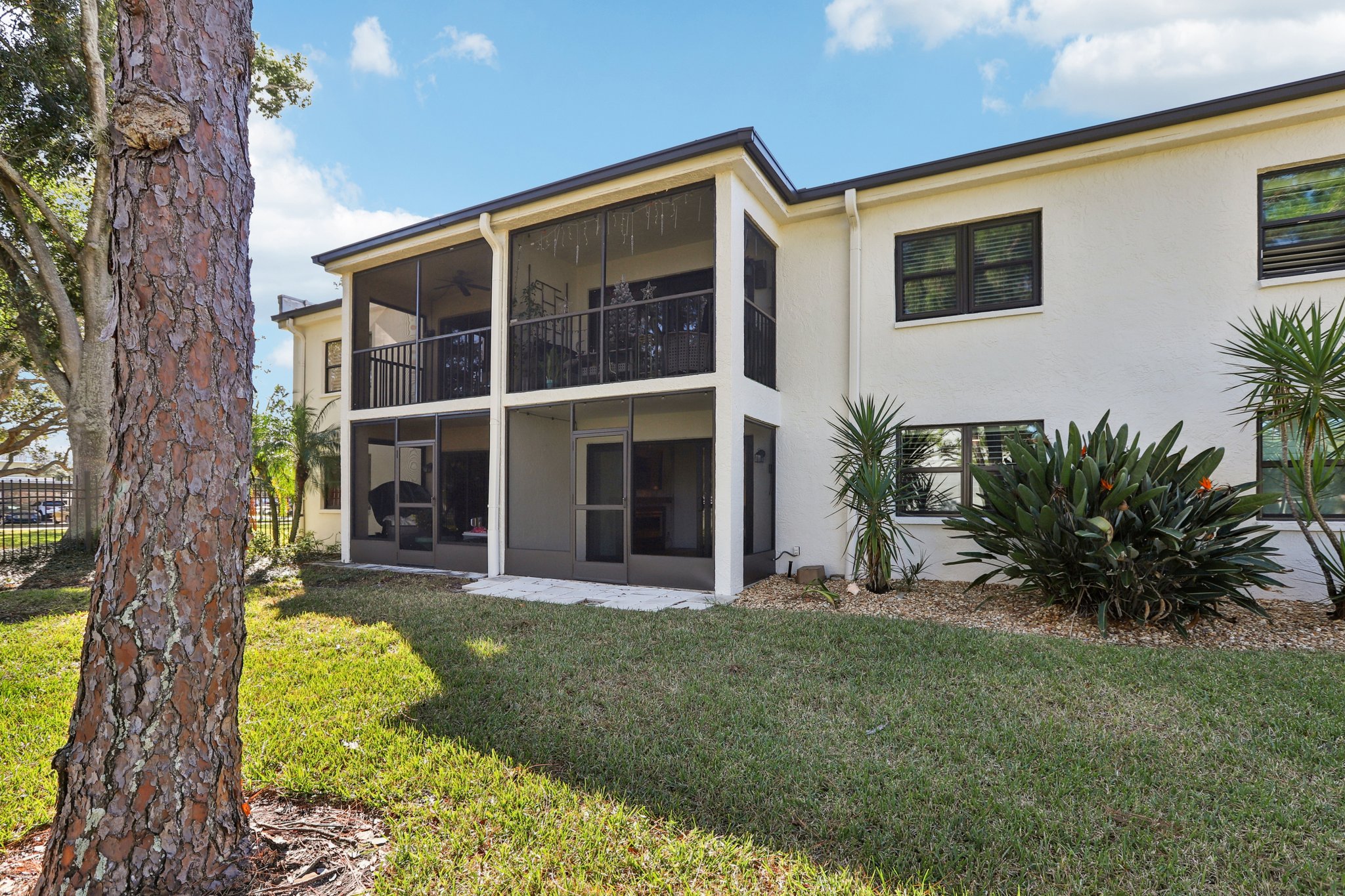 1st St NE 143-S1212-045.jpg