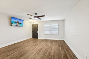 1st St NE 143-S1212-008.jpg