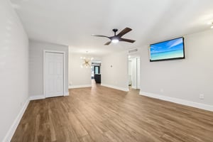 1st St NE 143-S1212-009.jpg