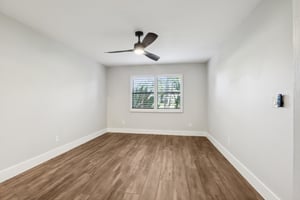 1st St NE 143-S1212-035.jpg