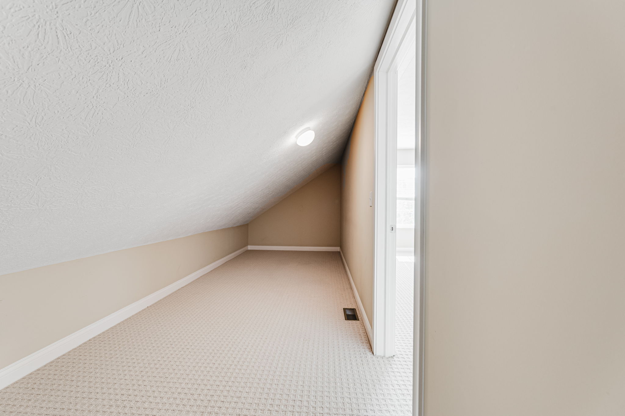  Photo 66
