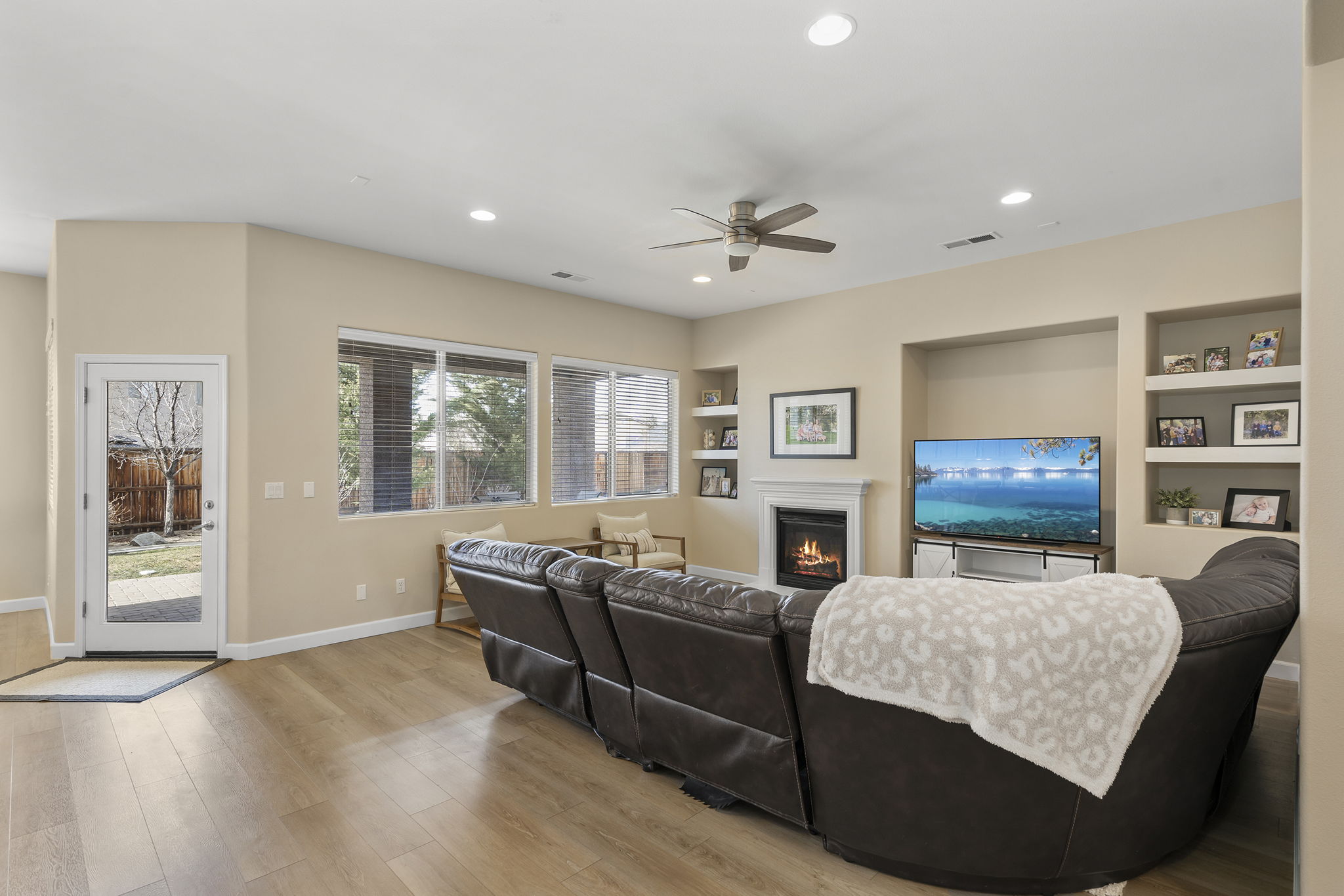 5089 Dubonnet, Sparks, NV 89436, USA Photo 3