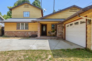  Photo 0