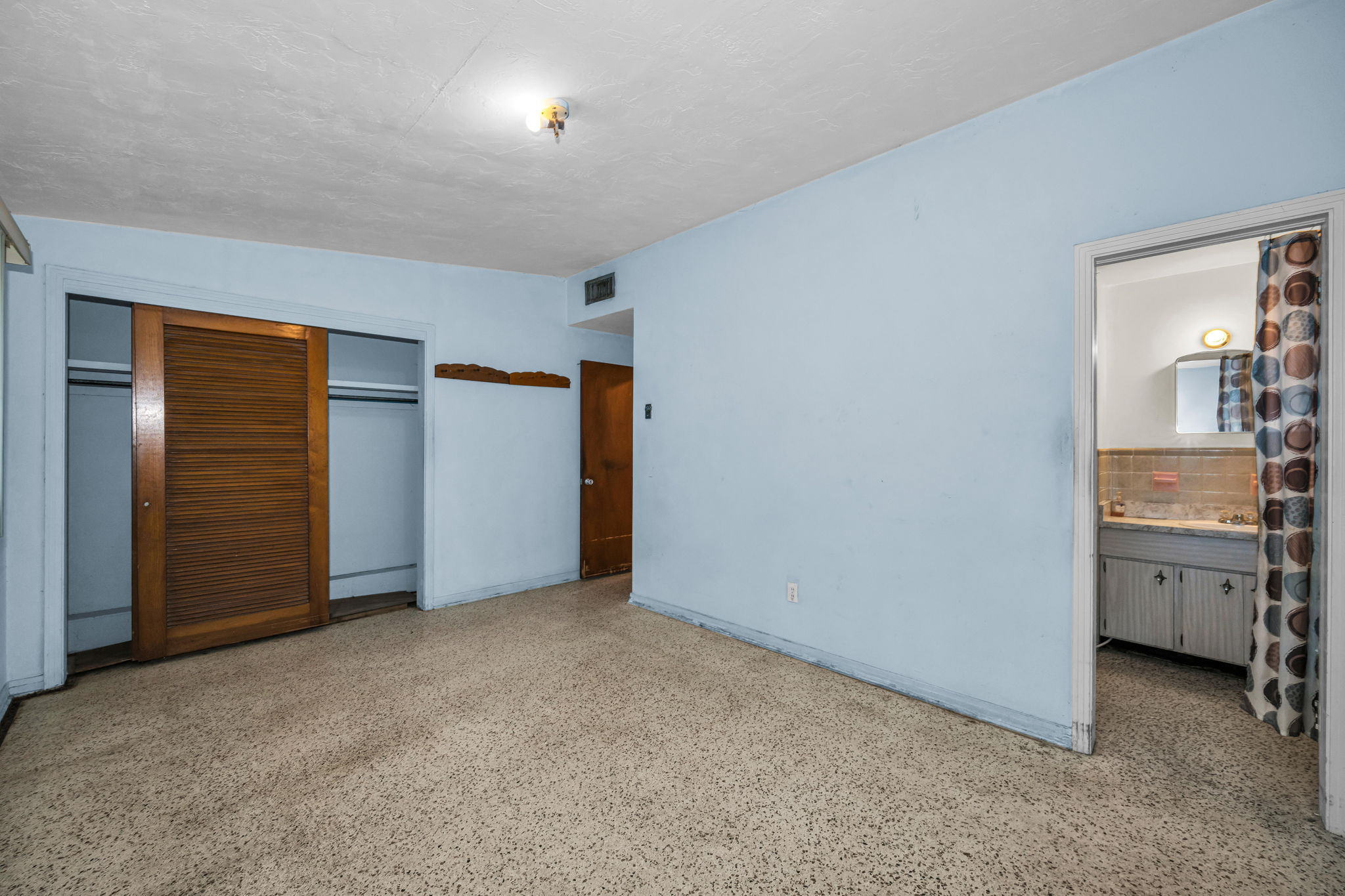 Primary Bedroom 1c