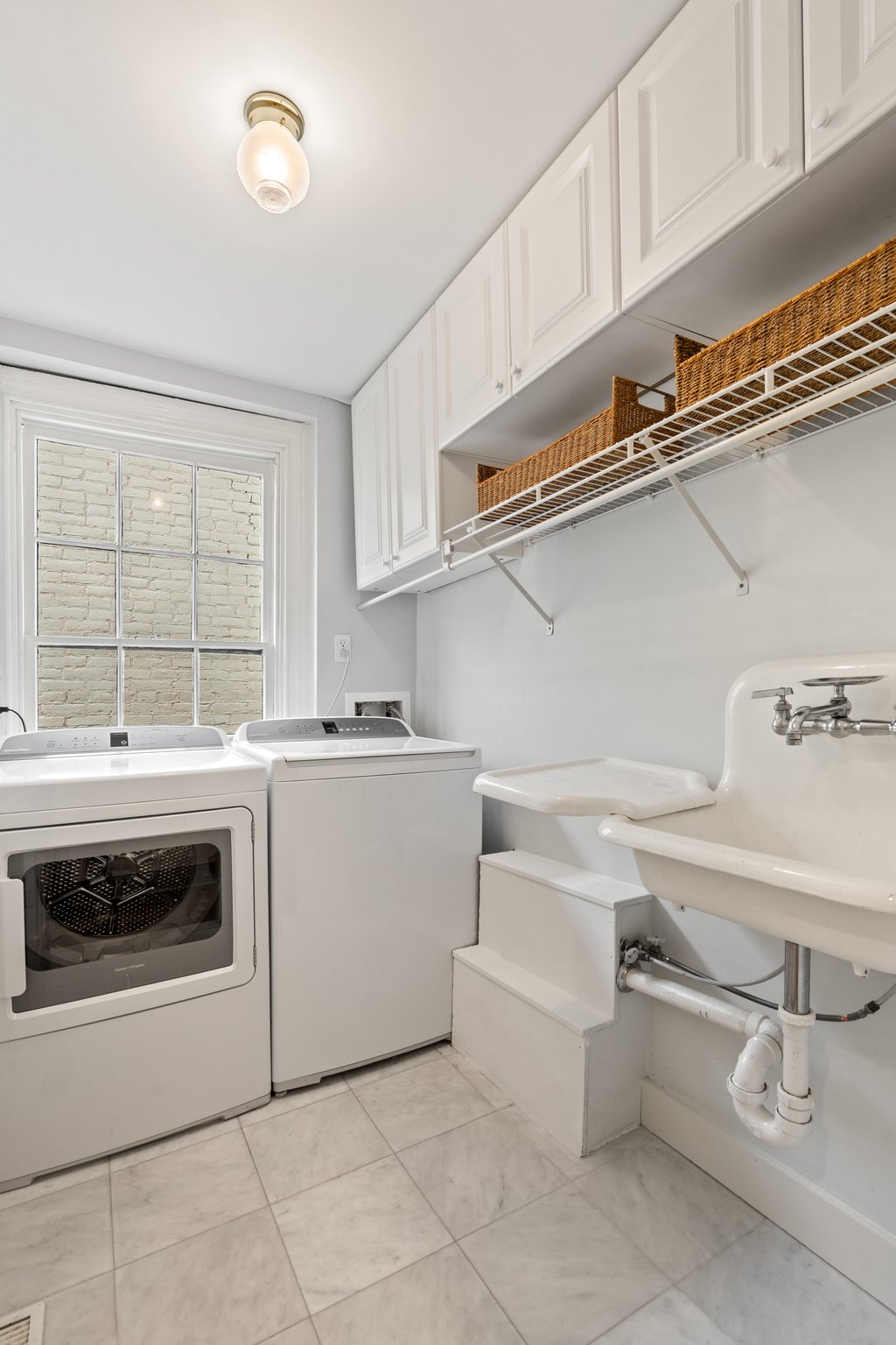 509 Independence Ave SE, Washington, DC 20003, USA Photo 37