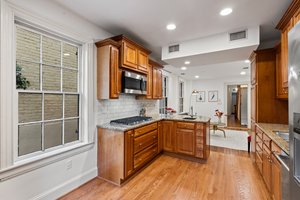 509 Independence Ave SE, Washington, DC 20003, USA Photo 17