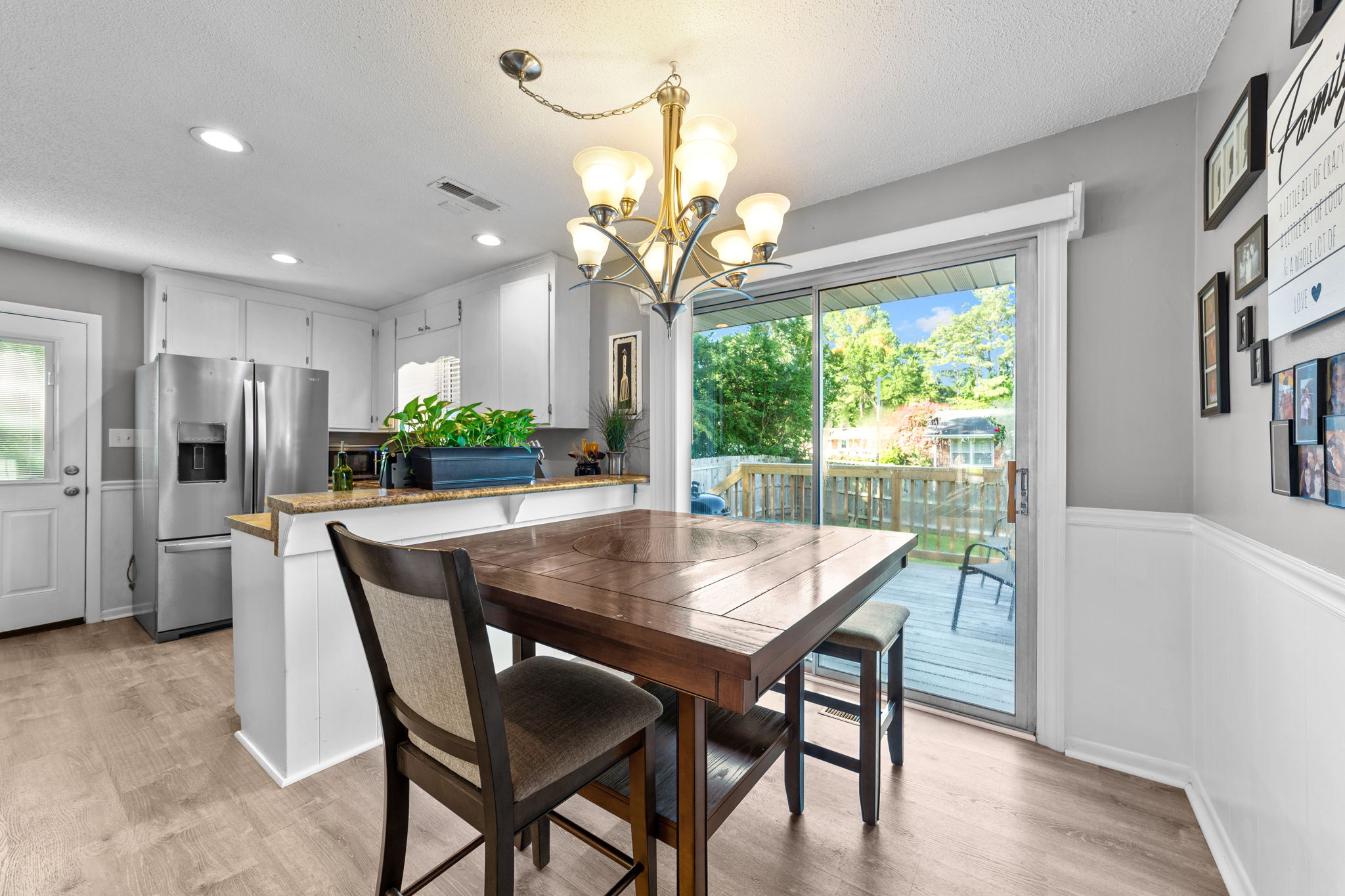 Kitchen/Breakfast Area