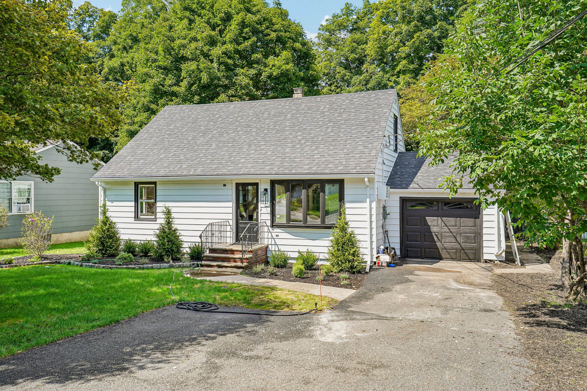 Ramapo Valley Rd-S2508-002.jpg