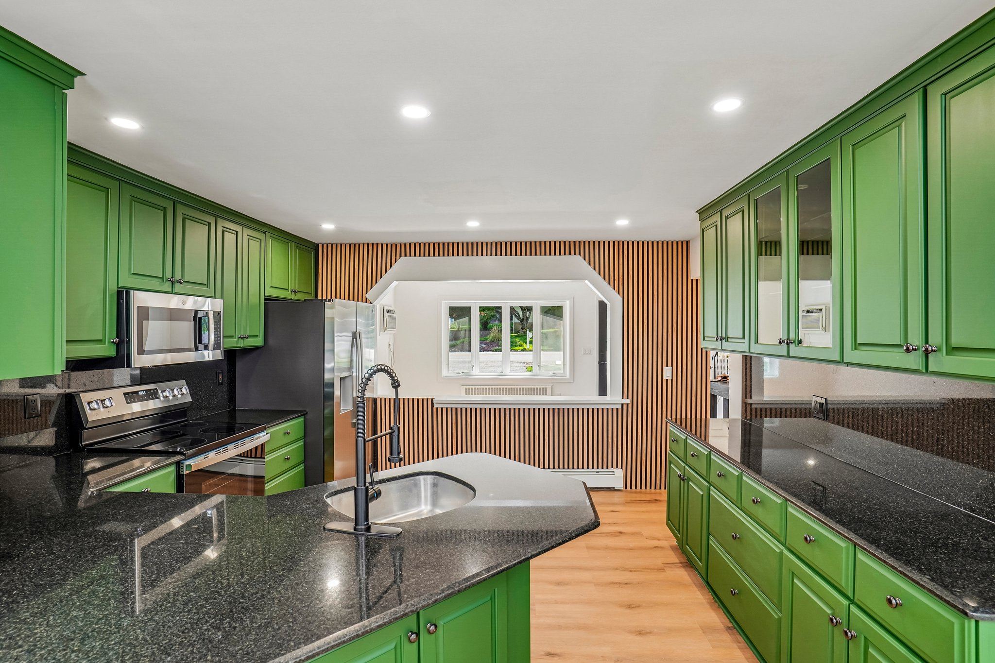 Ramapo Valley Rd-S2508-016.jpg