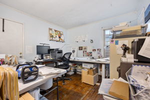  Photo 44