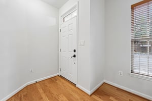 Donovan Dr-S0605-005.jpg