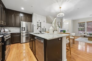 Donovan Dr-S0605-014.jpg