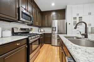 Donovan Dr-S0605-015.jpg