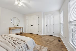 Donovan Dr-S0605-029.jpg