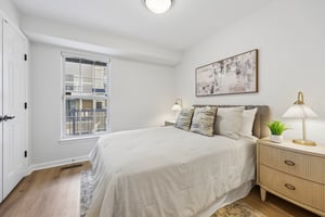 Donovan Dr-S0605-034.jpg
