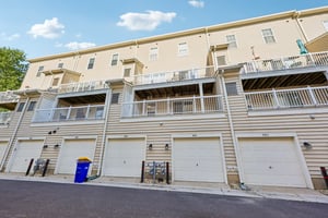 Donovan Dr-S0605-039.jpg