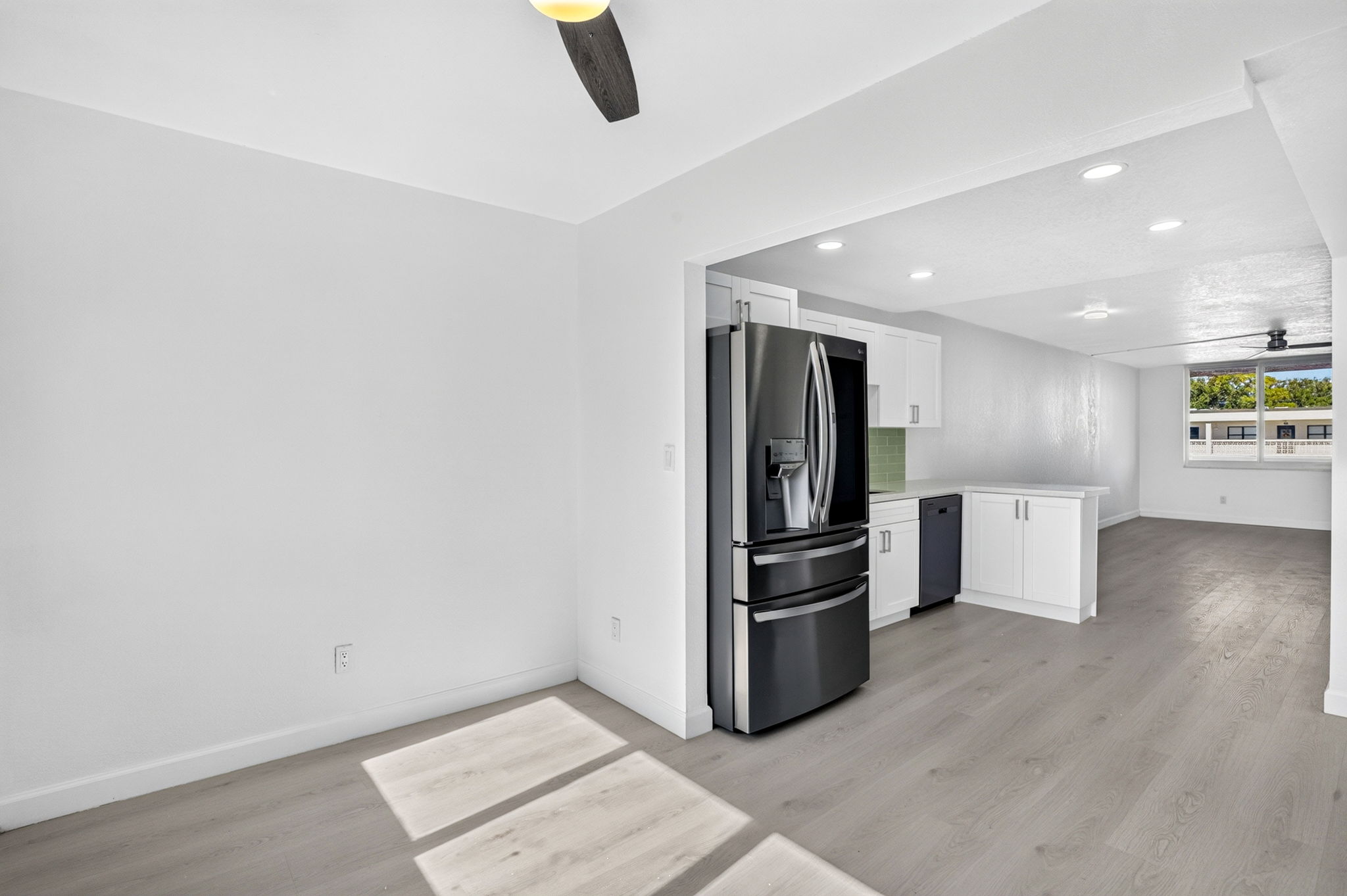 Kitchen 5 of 8
