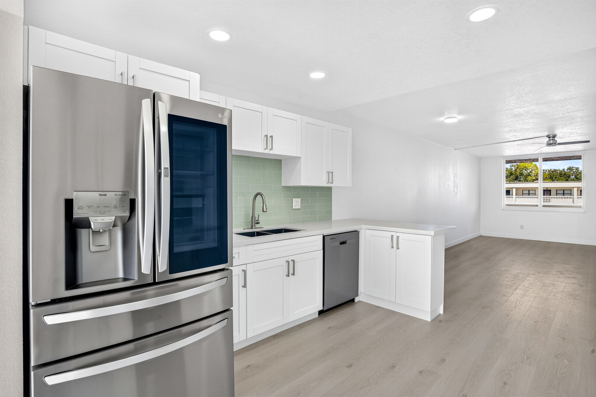 Kitchen 7 of 8