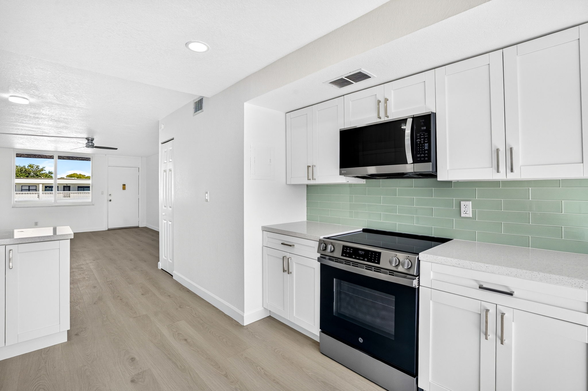 Kitchen 8 of 8