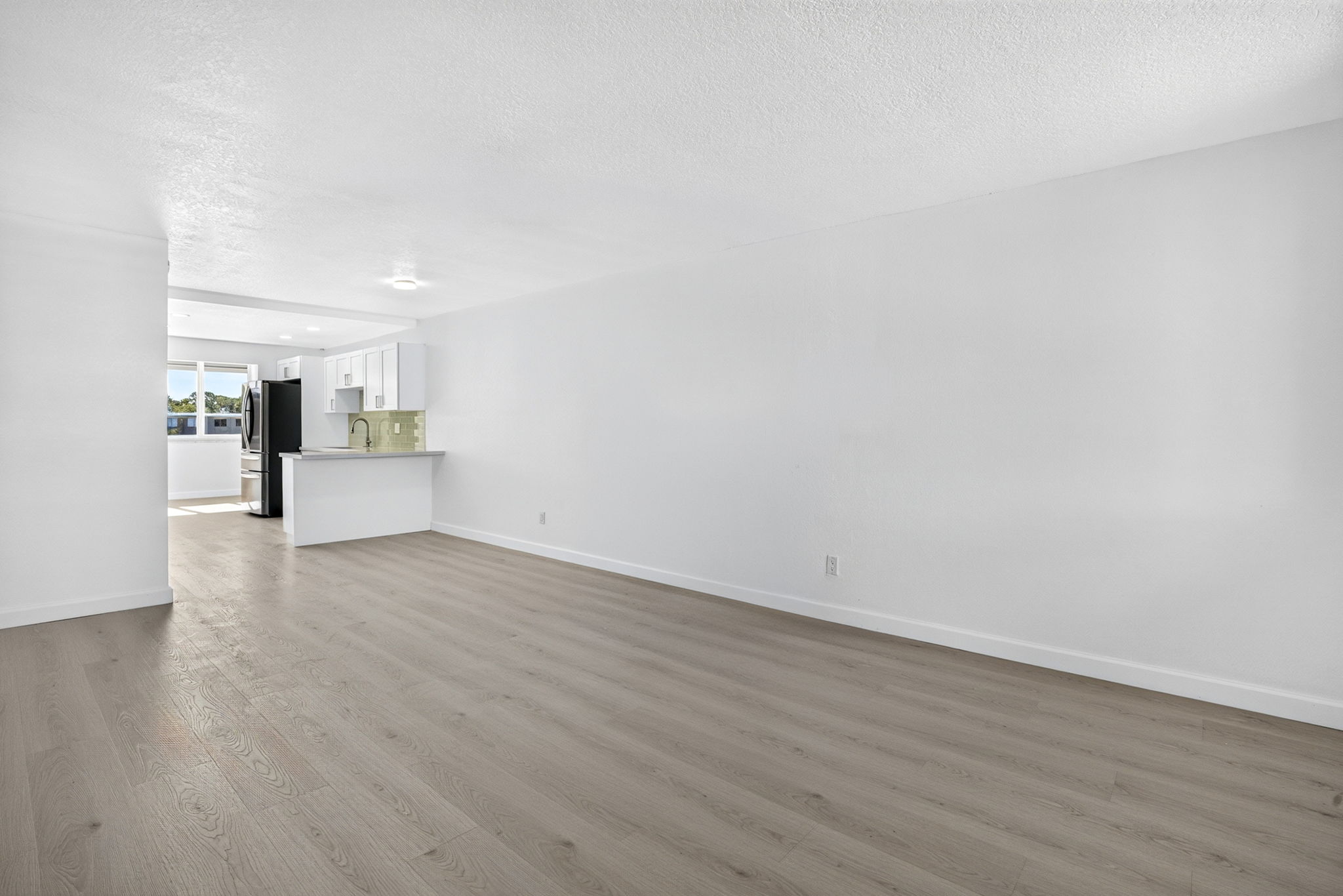 Advance Edit - Living Room 2 of 5