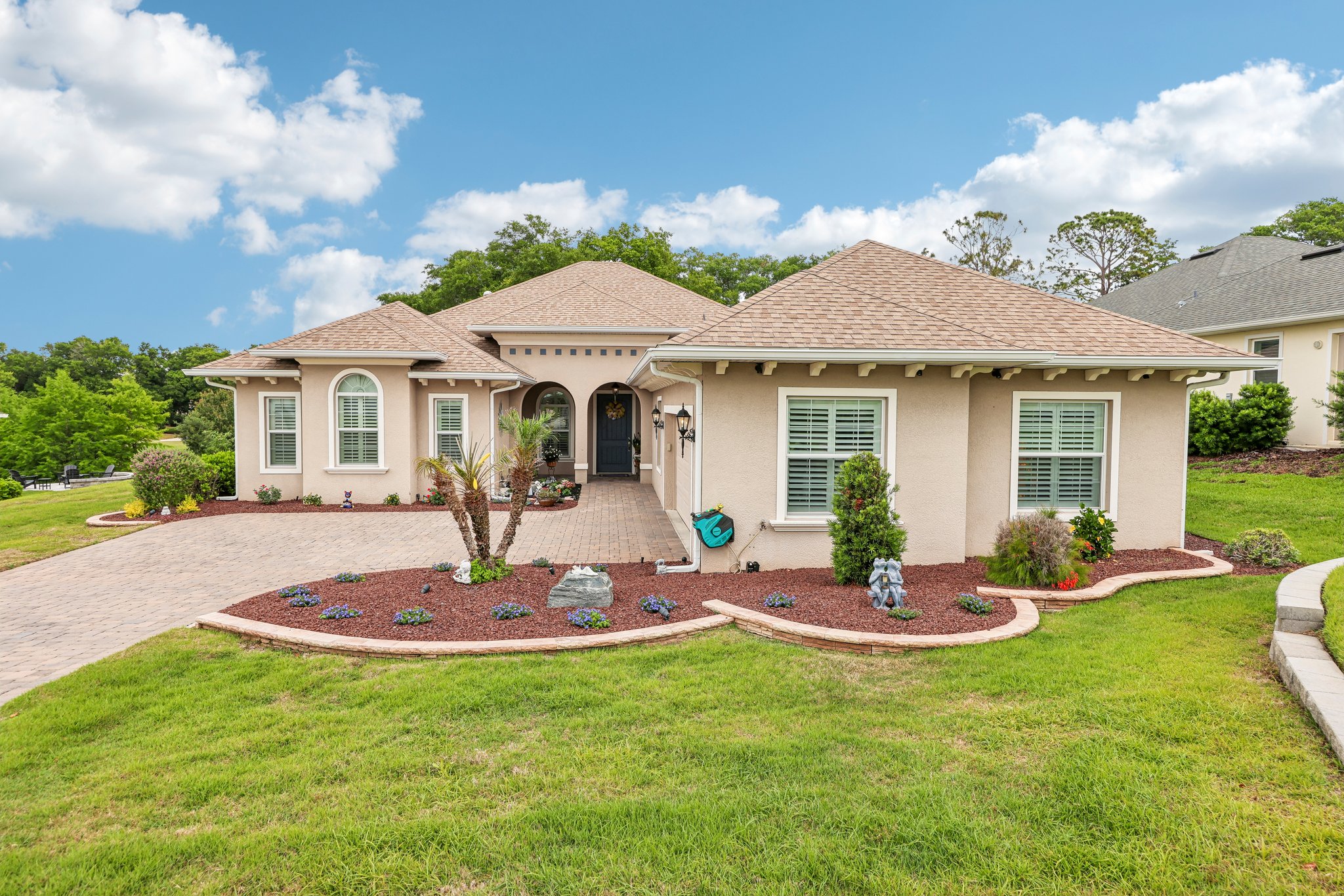 Greens Dr-S2304-003.jpg