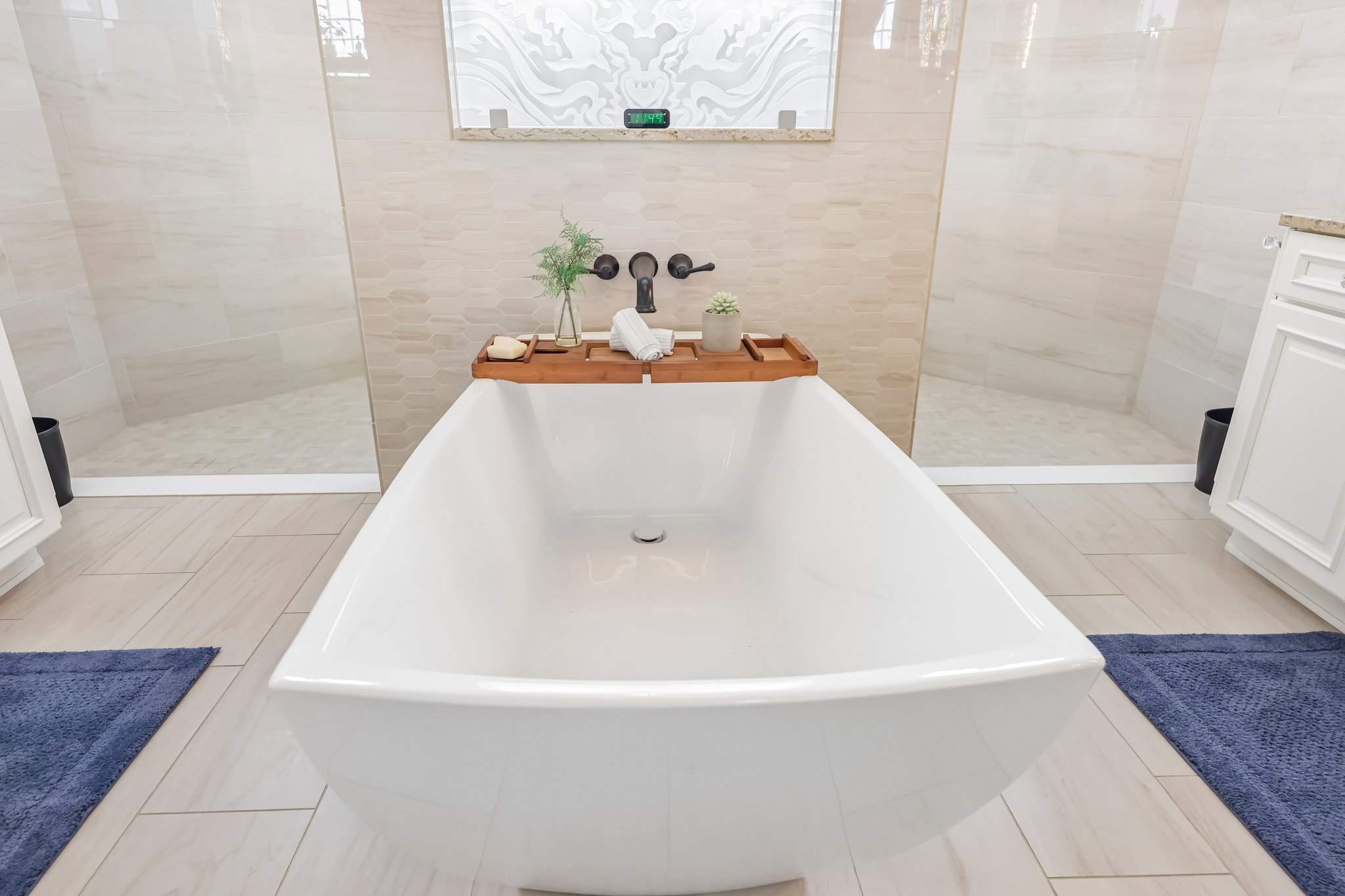 Greens Dr-S2304-045.jpg