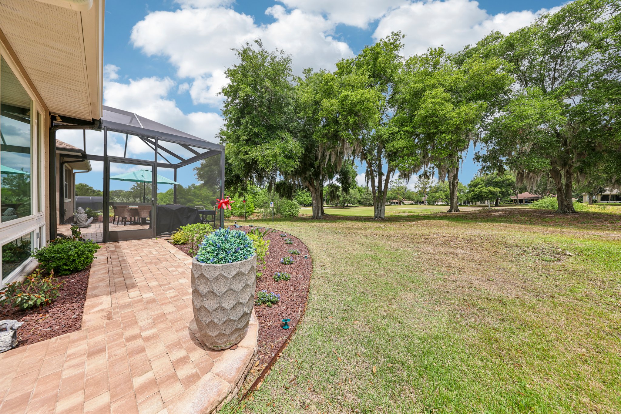 Greens Dr-S2304-055.jpg