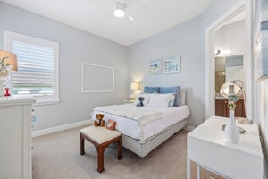 Greens Dr-S2304-031.jpg