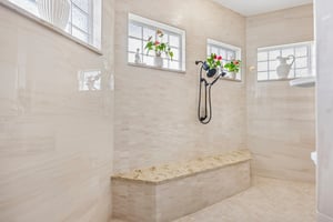 Greens Dr-S2304-043.jpg