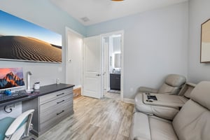 Greens Dr-S2304-047.jpg