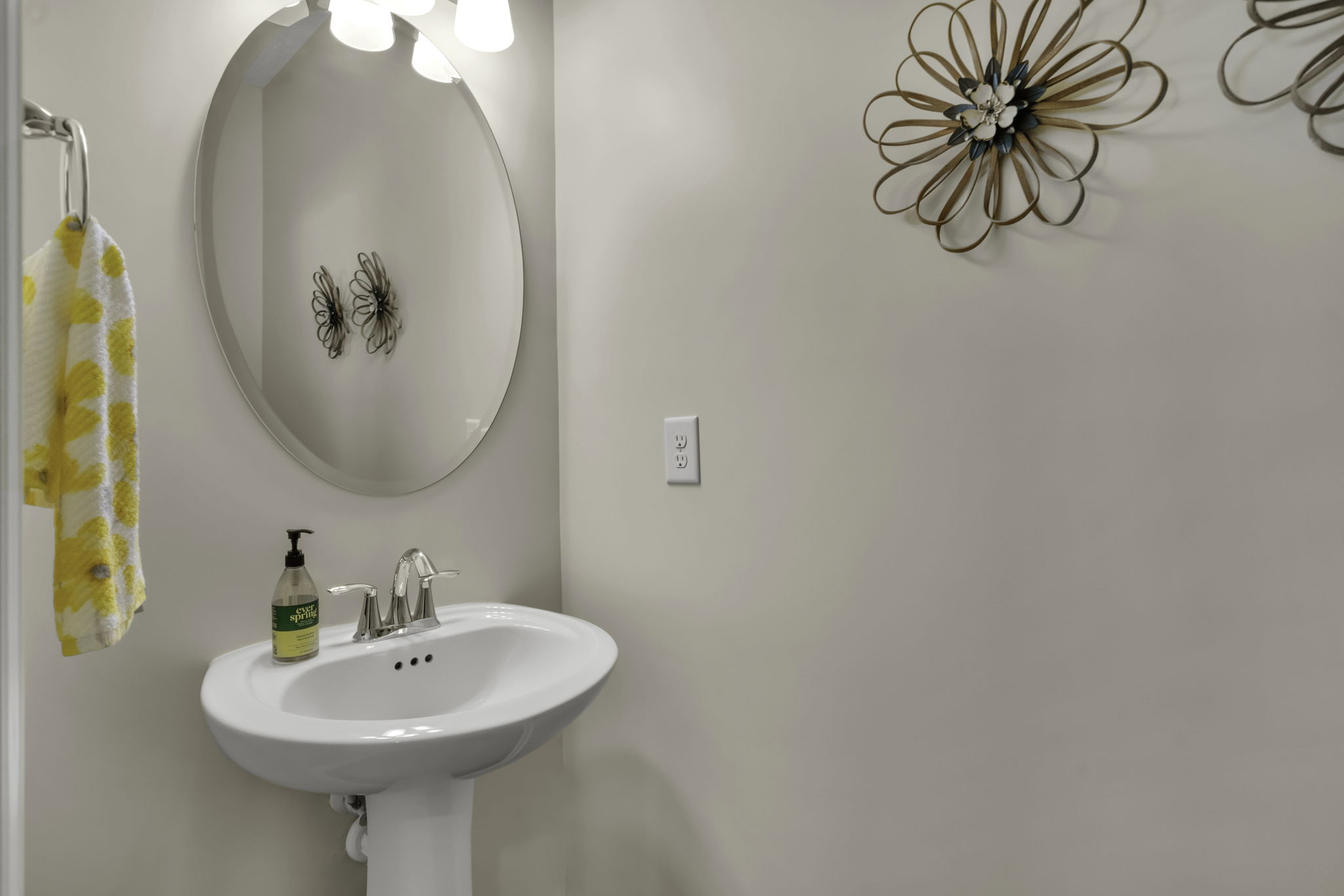 Powder room / Half bath