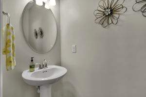 Powder room / Half bath
