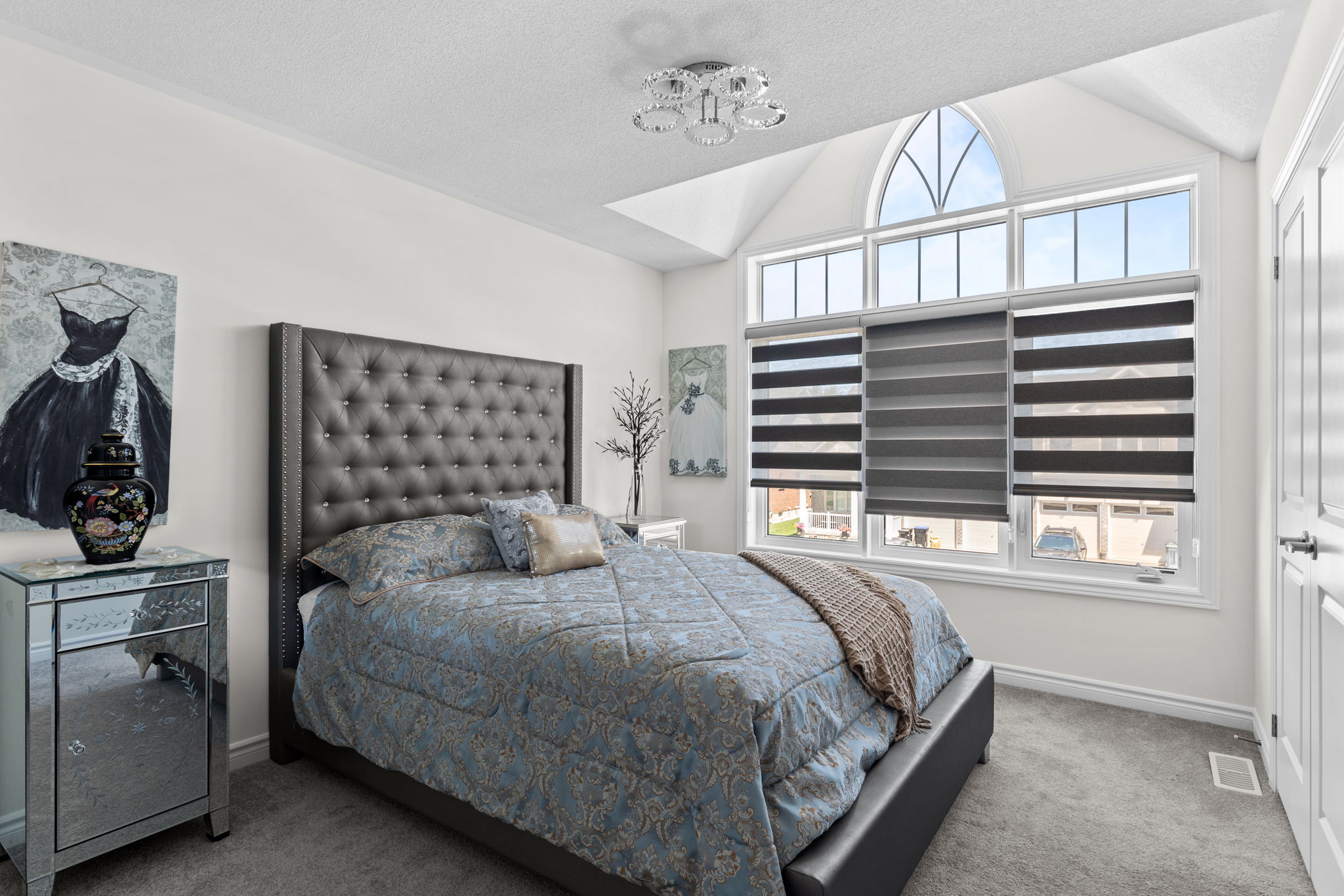 Big bedroom with cathedral ceiling