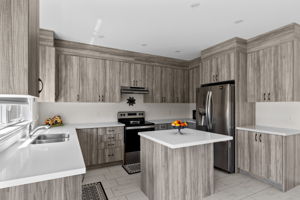 Fully upgraded kitchen with tall cabinets