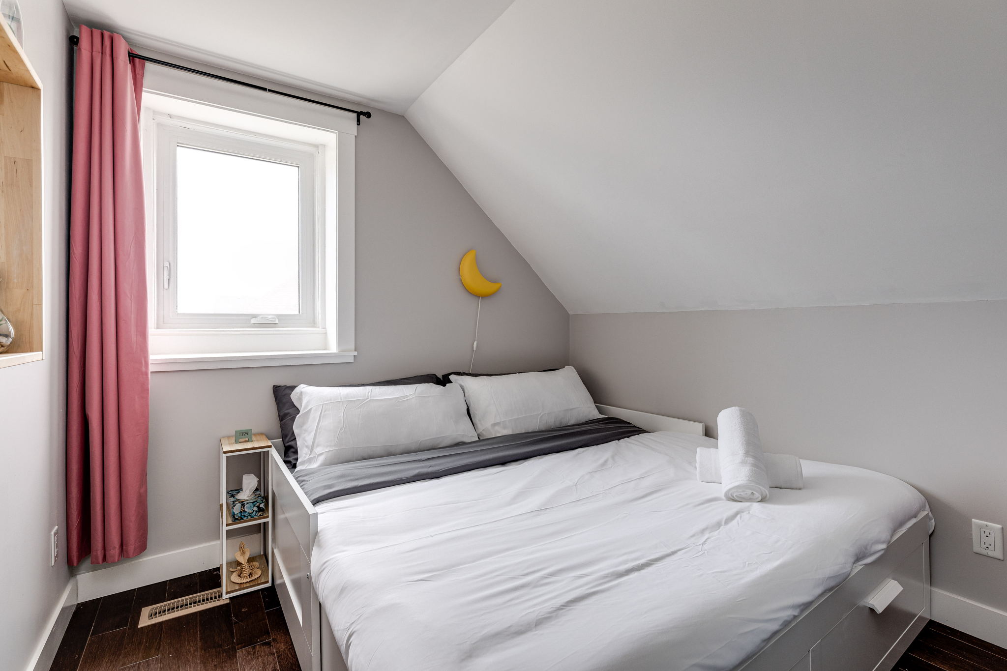Toronto property showcase — delivered property photograph 24