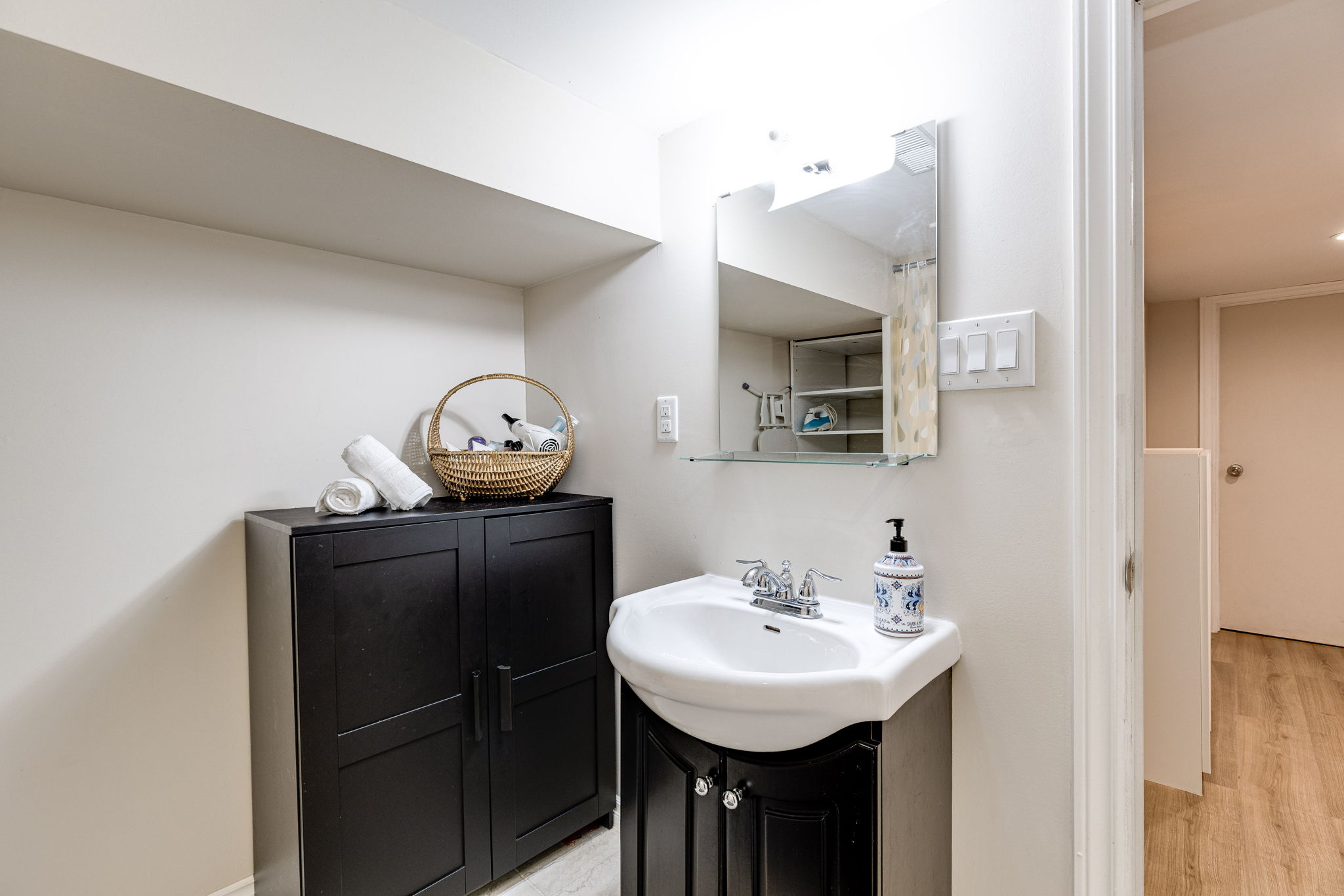 Toronto property showcase — delivered property photograph 32