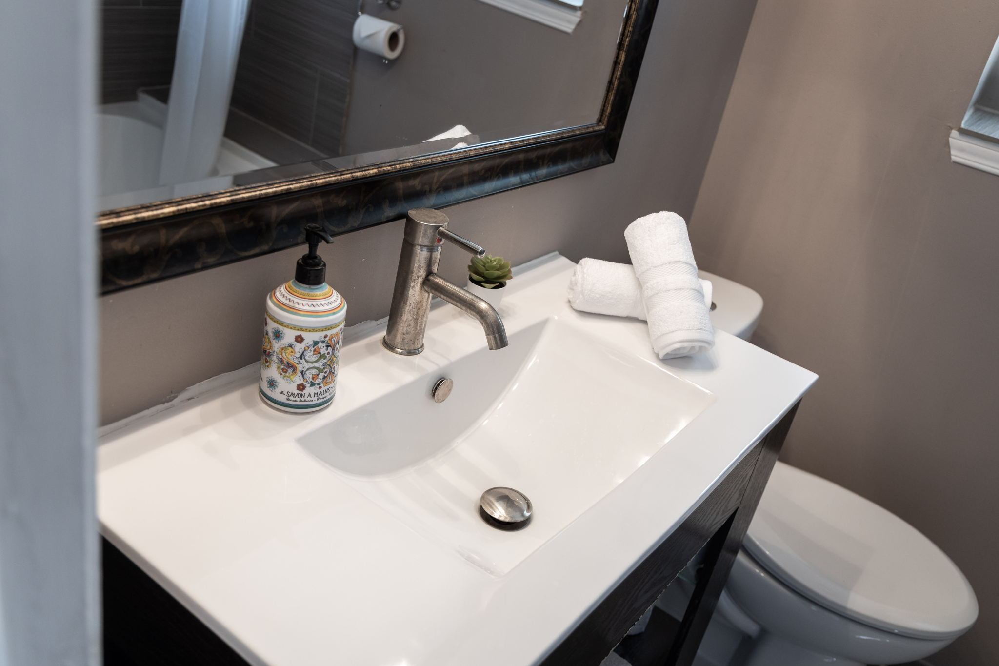 Toronto property showcase — delivered property photograph 64