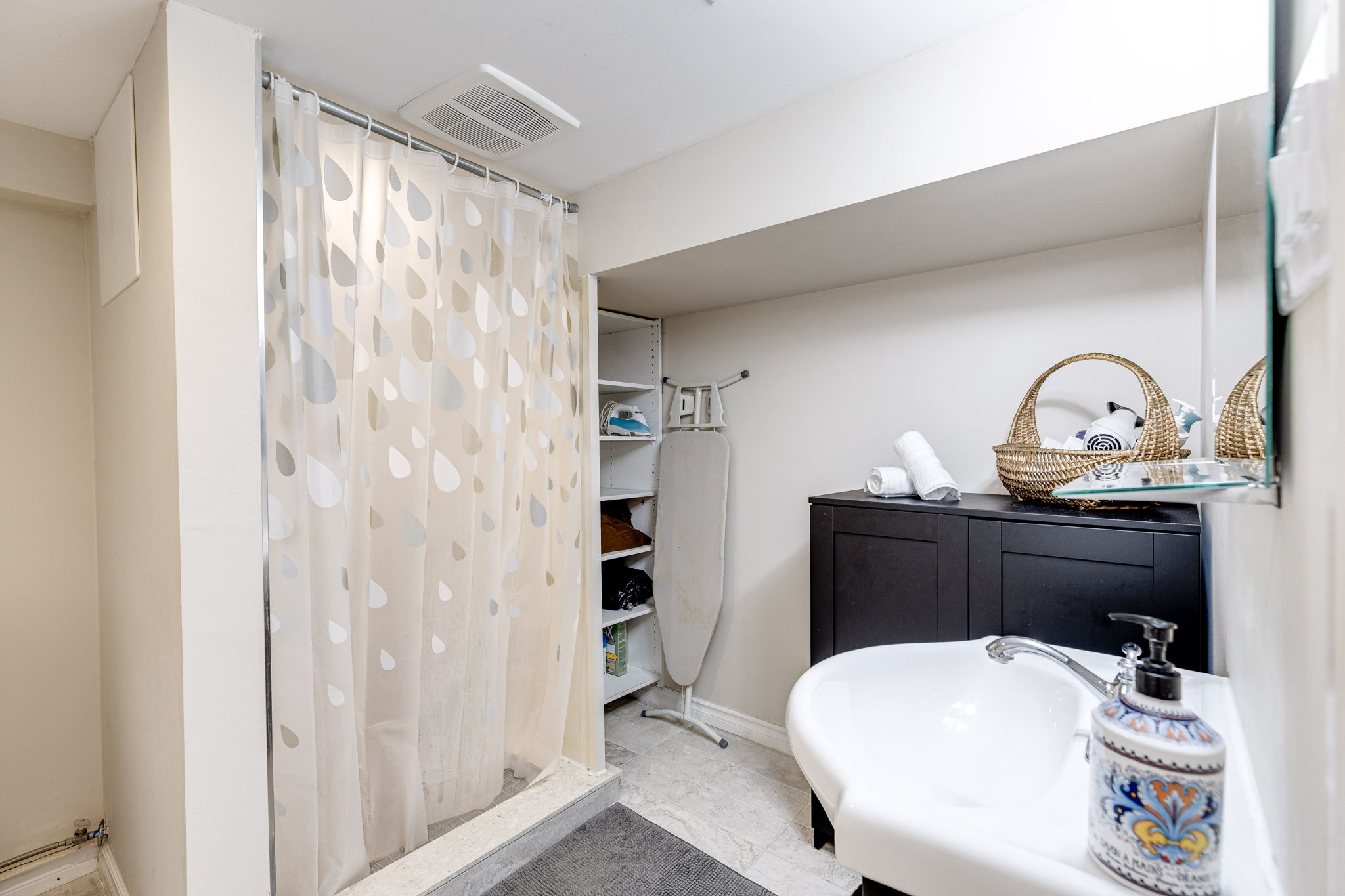 Toronto property showcase — delivered property photograph 31