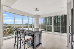 Kitchen/Eating Area