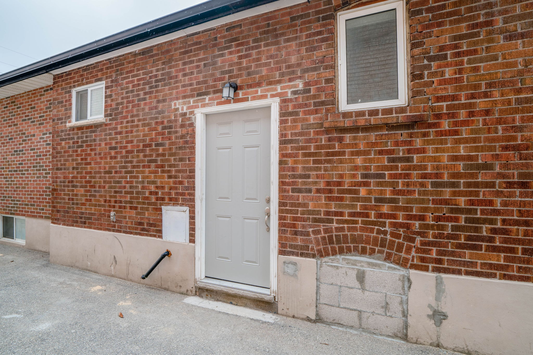 51 Foxwell St Toronto, ON M6N 1Y9