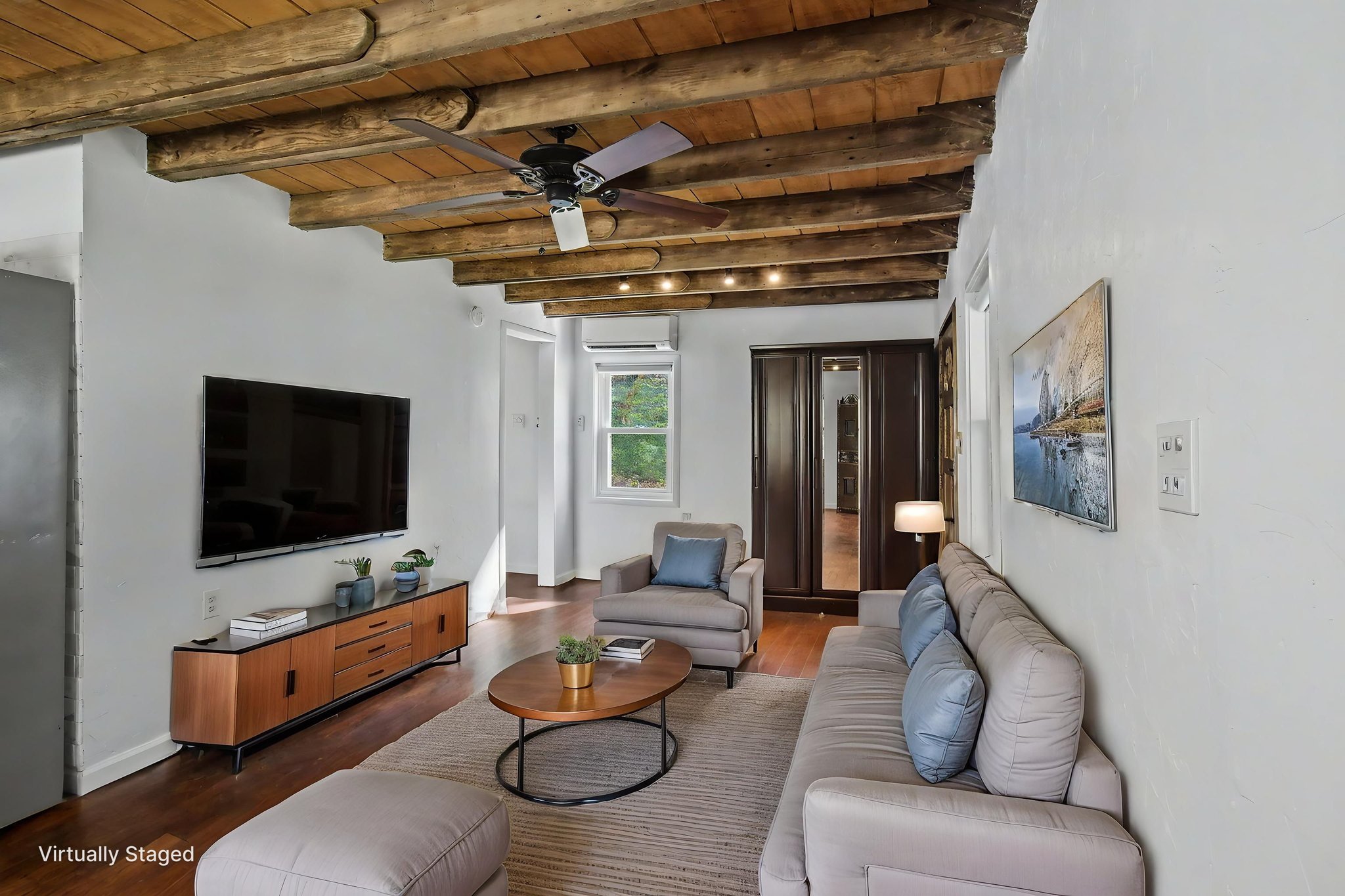 IMG_1817 virtually staged.jpeg