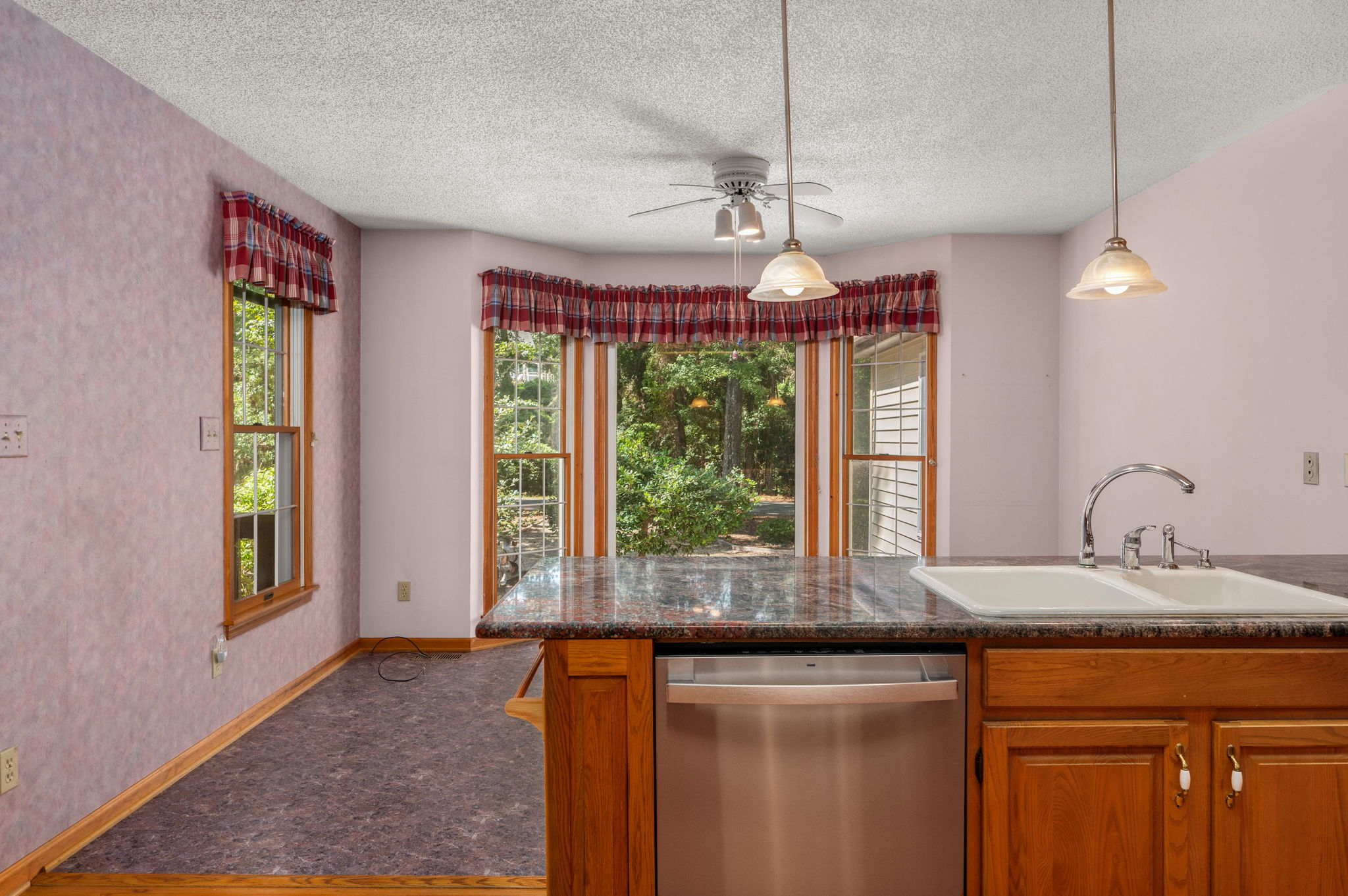 51-Hickory-Trail-Kitchen-to-Breakfast-Nook