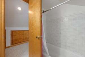 51-Hickory-Trail-Bonus-Room-Bath-V2