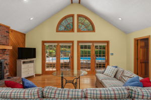 51-Hickory-Trail-Living-V2