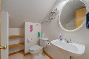51-Hickory-Trail-Bonus-Room-Bath