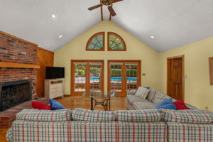51-Hickory-Trail-Living