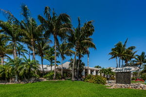 6-Island Way Grill