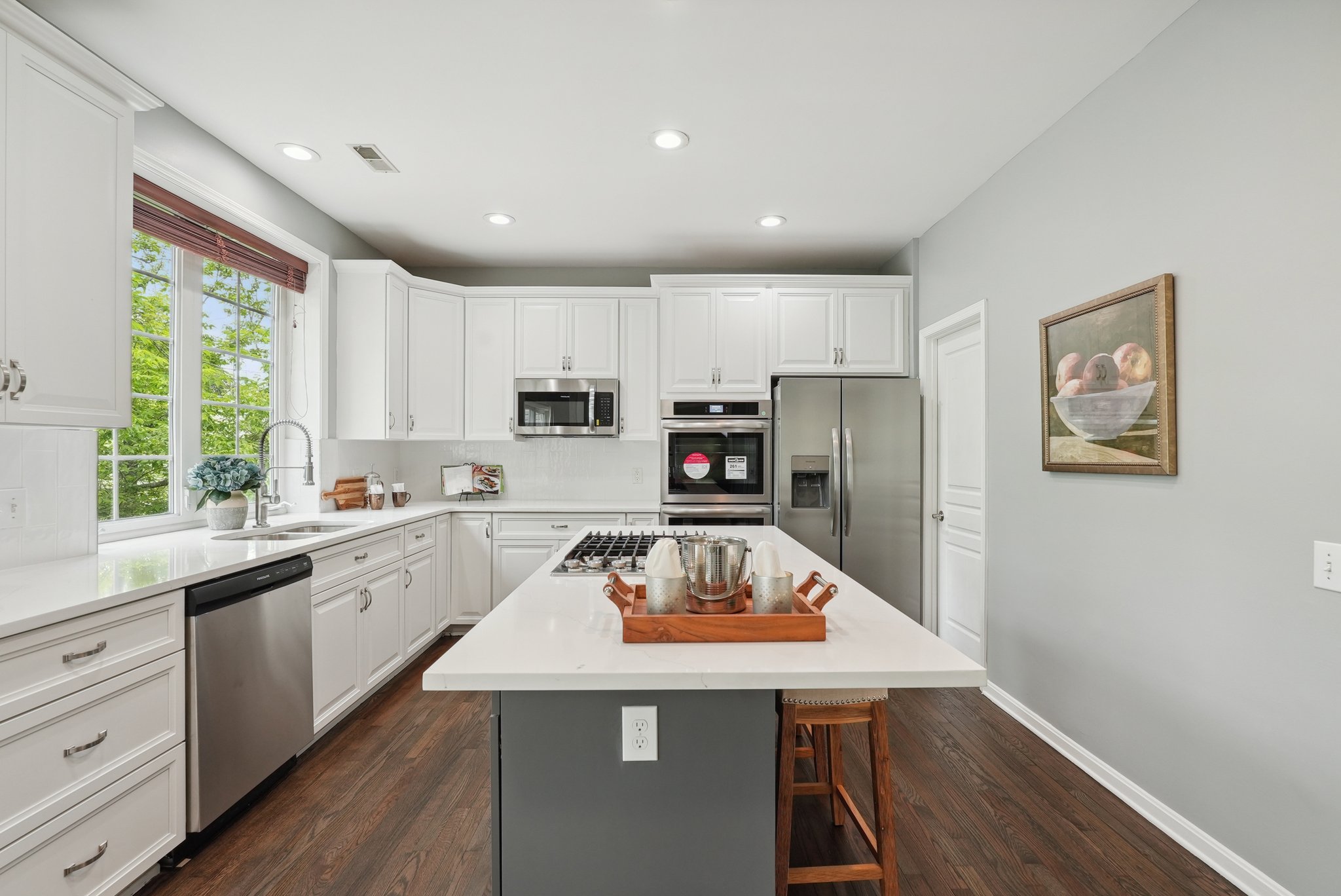 Knickerbocker Ln-2805-016.jpg