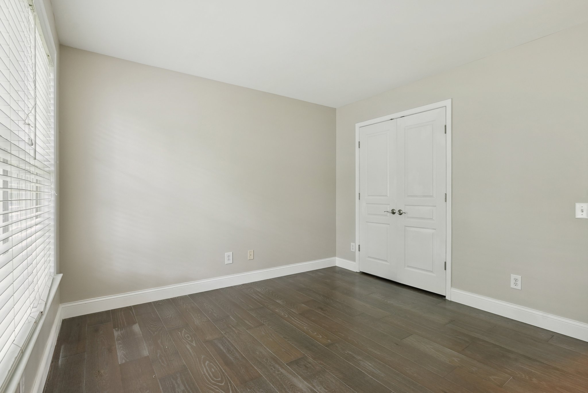 Knickerbocker Ln-2805-038r.jpg